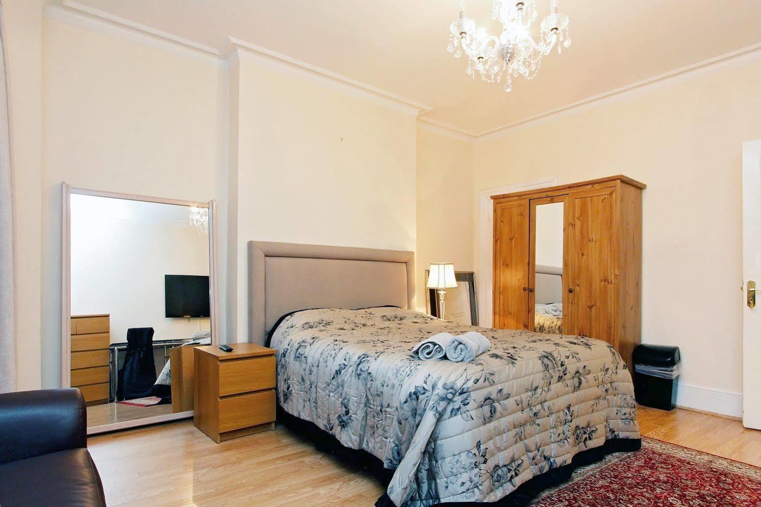 Hyde Park Rooms & Apartments London Bagian luar foto